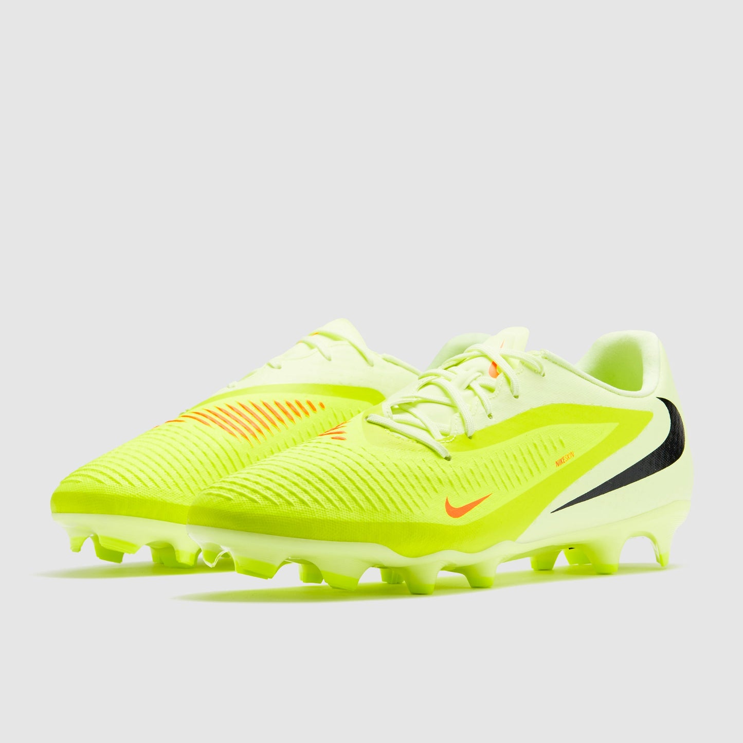 Nike Phantom 6 Academy Low FG/MG