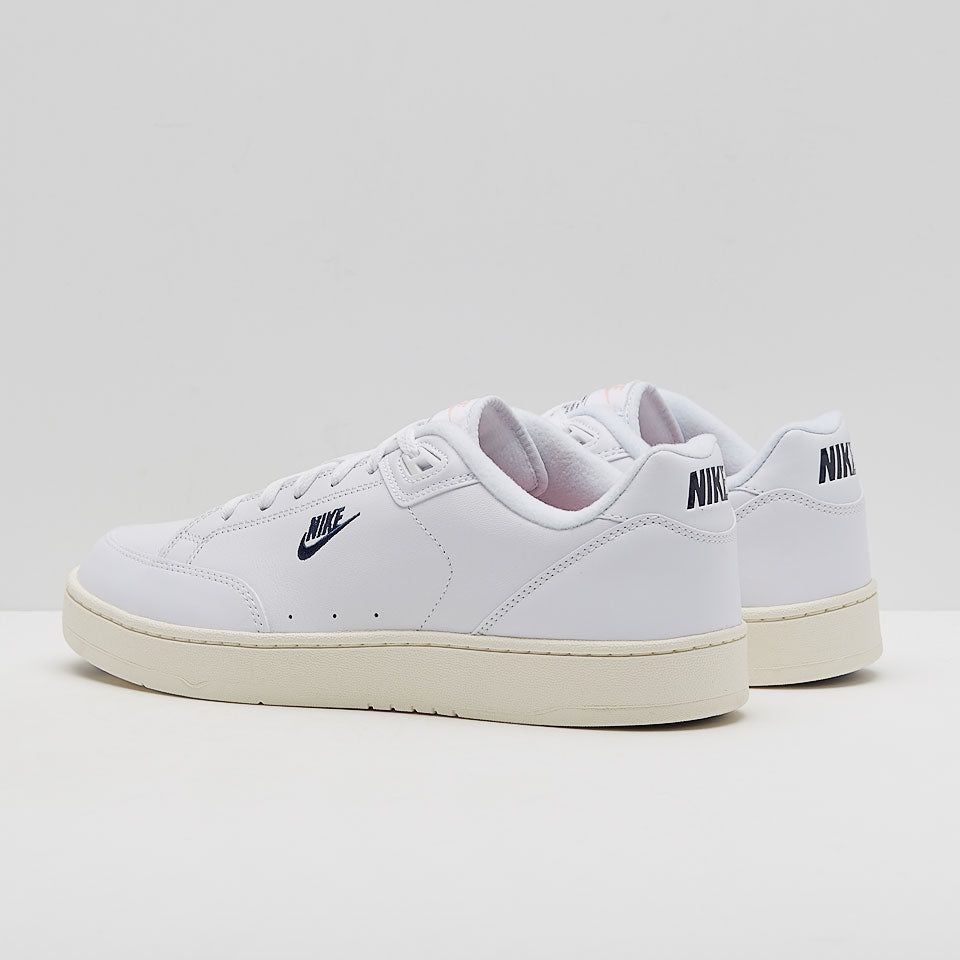 Nike Grandstand II