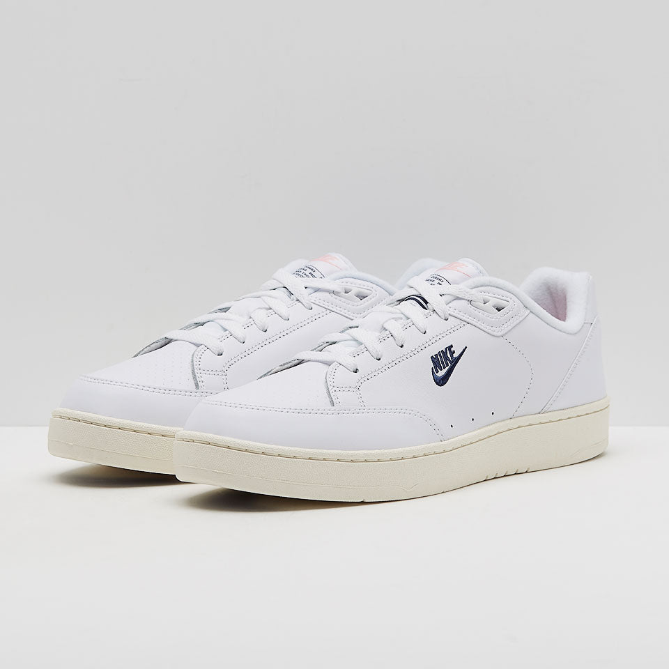 Nike Grandstand II