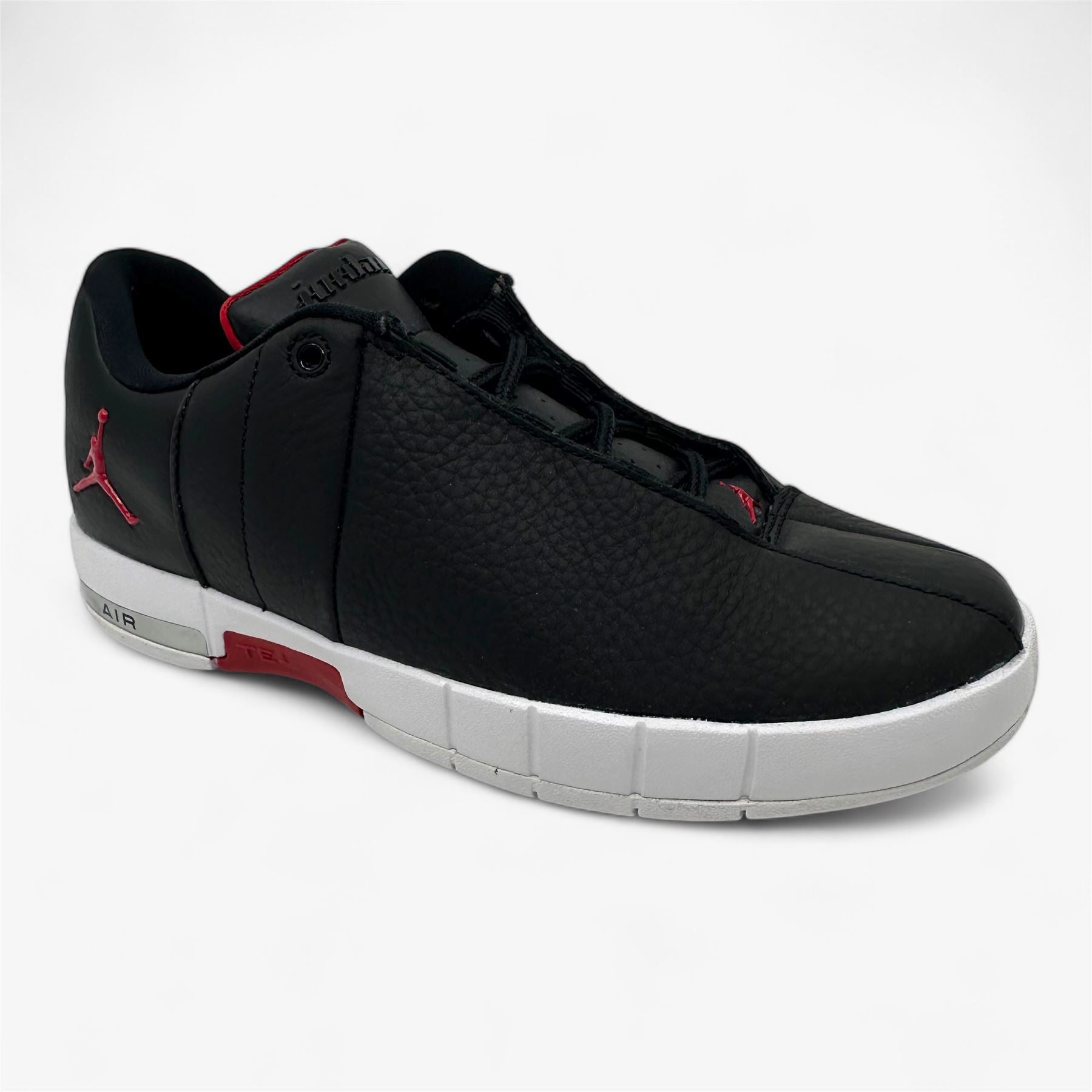Jordan TE 2 Low GS Black Gym Red White Kids Athletic Sneaker