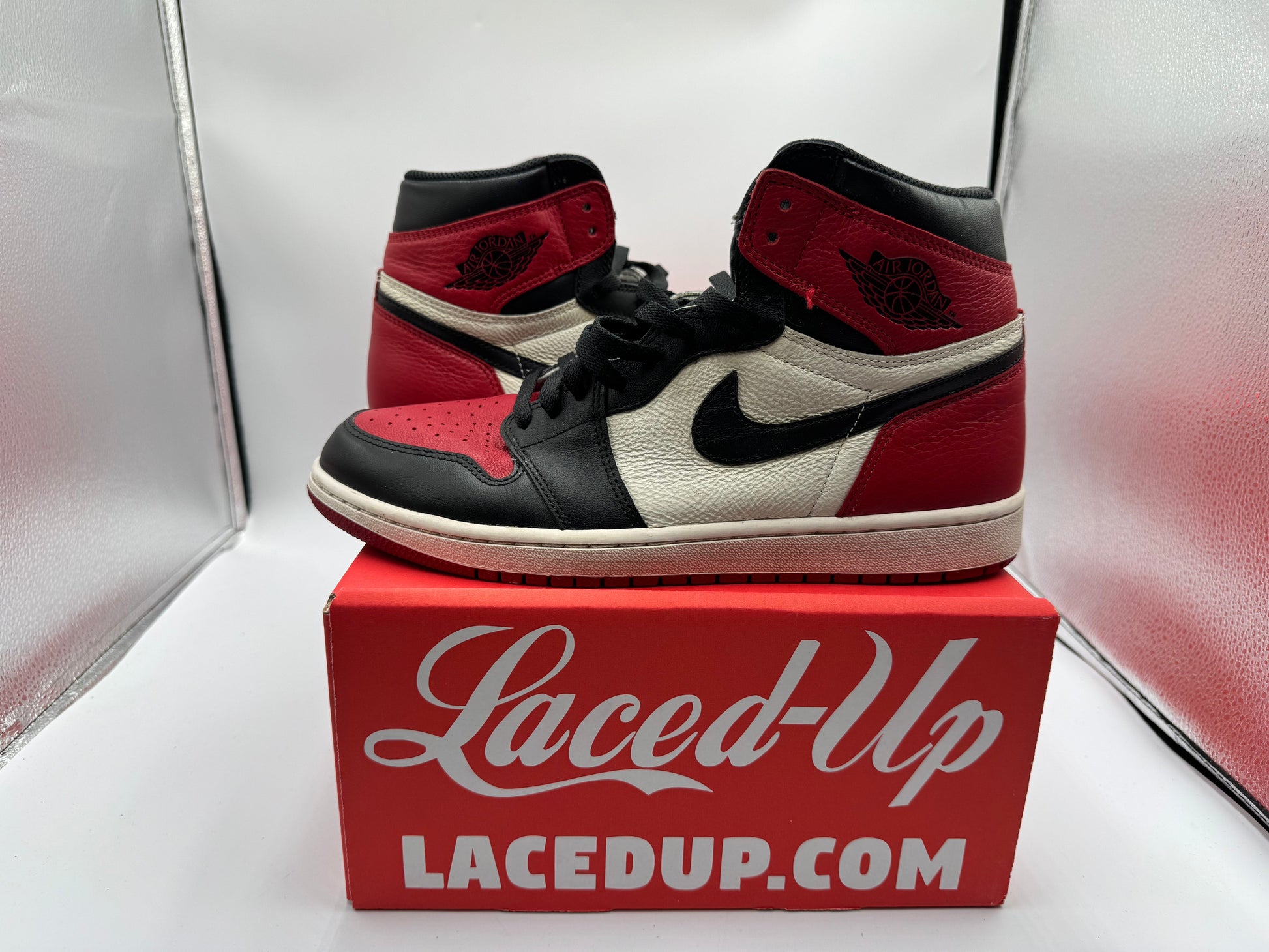 PRE OWNED Jordan 1 Retro High Bred Toe NO BOX